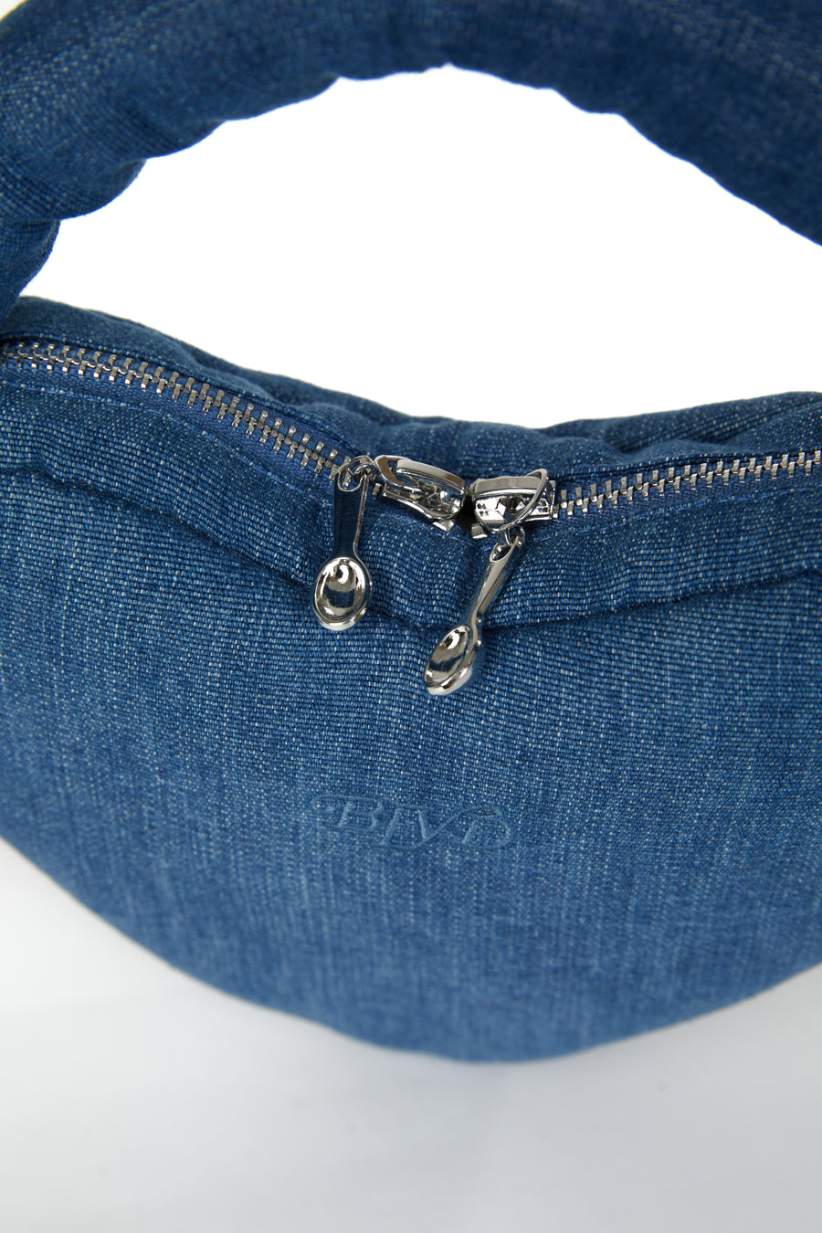 〖WULTMAS X Affection BLVD〗Marshmallow Heart Clutch in Denim