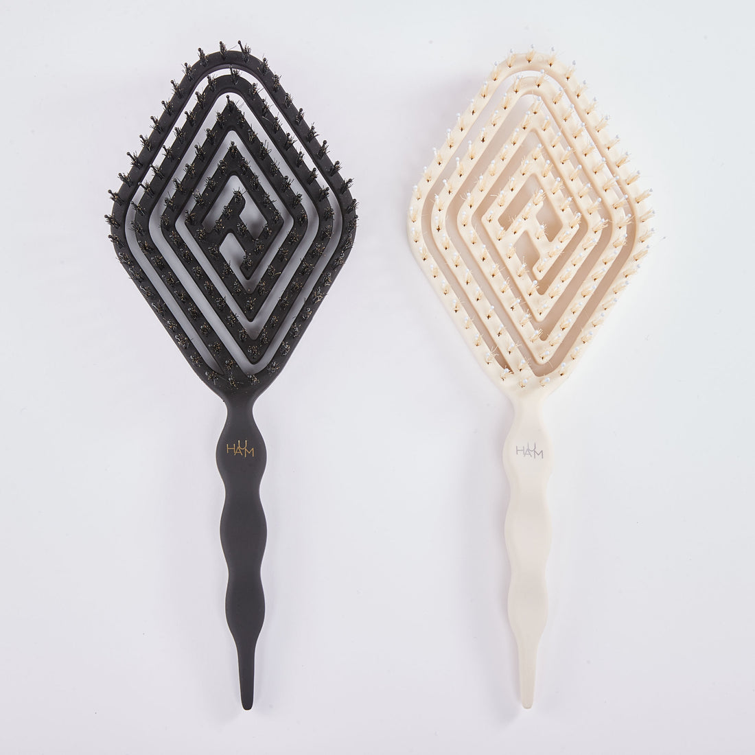 HAUM 空氣感蓬鬆氣墊蚊香梳 Volume Cushion Brush