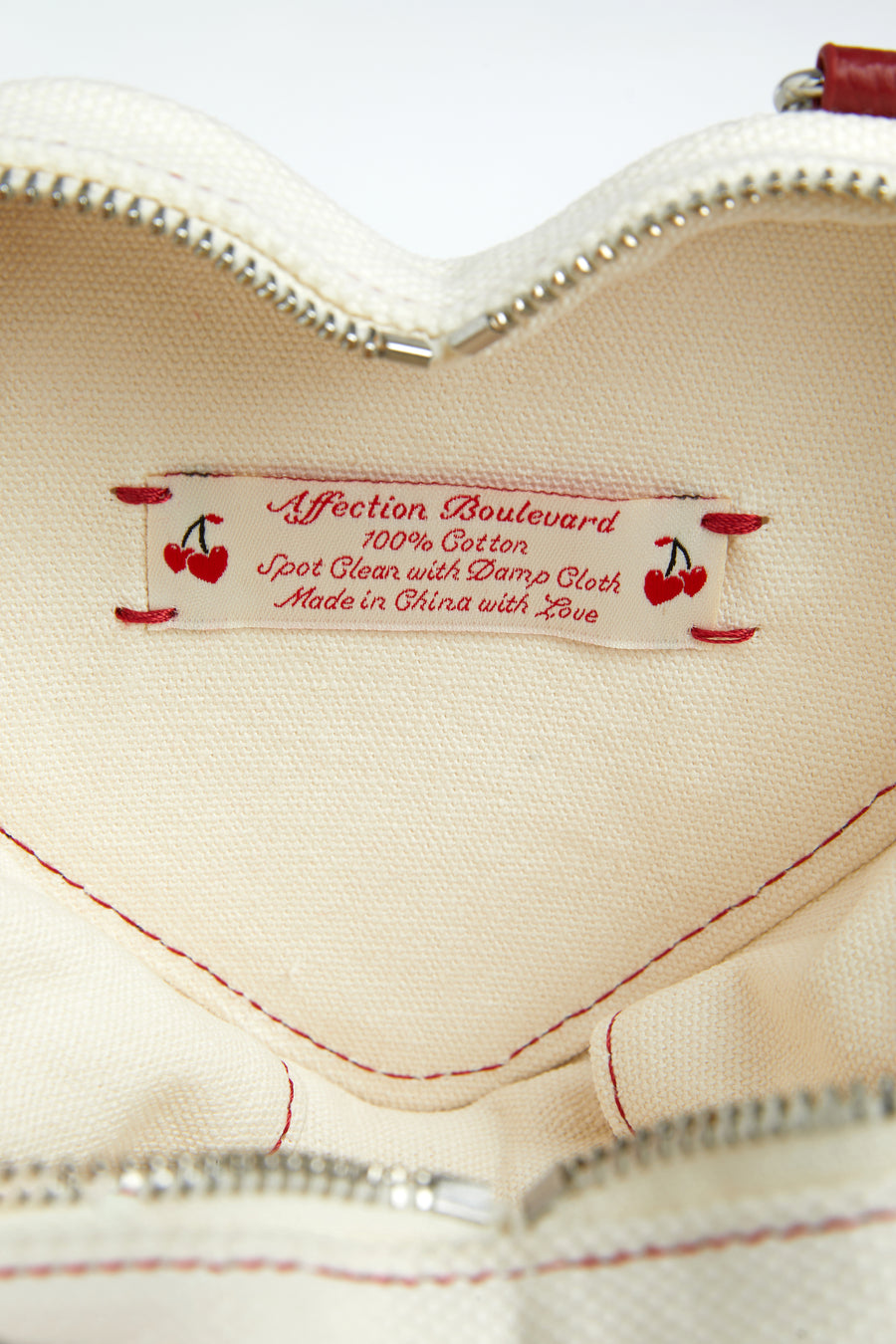 〖WULTMAS X Affection BLVD〗Sweet Heart Box Bag in White